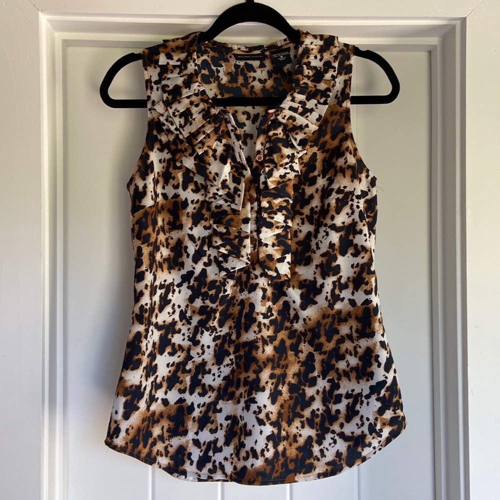 Leopard print ruffle sleeveless top Size S New York & Co
